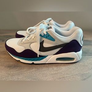 NIKE AIR MAX size 8 Women’s Club Purple Turquoise Blue Excellent Condition!